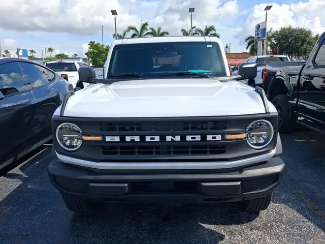 2025 Ford Bronco Base photo 2