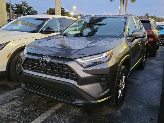 2022 Toyota RAV4 XLE photo 31