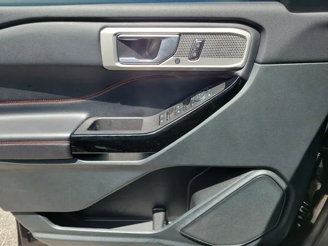2023 Ford Explorer ST-Line photo 13