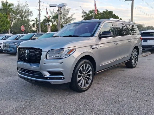 2020 Lincoln Navigator L Reserve photo 2