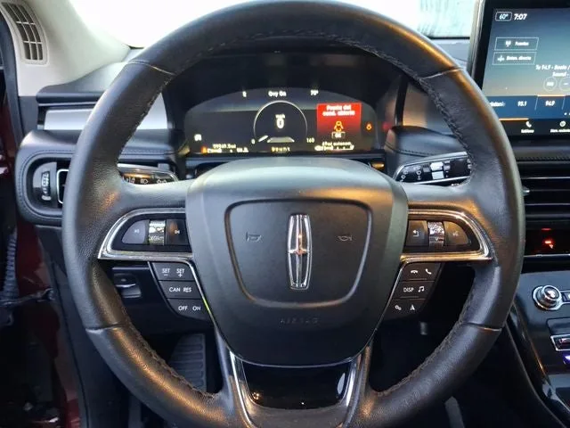 2023 Lincoln Nautilus Standard photo 13