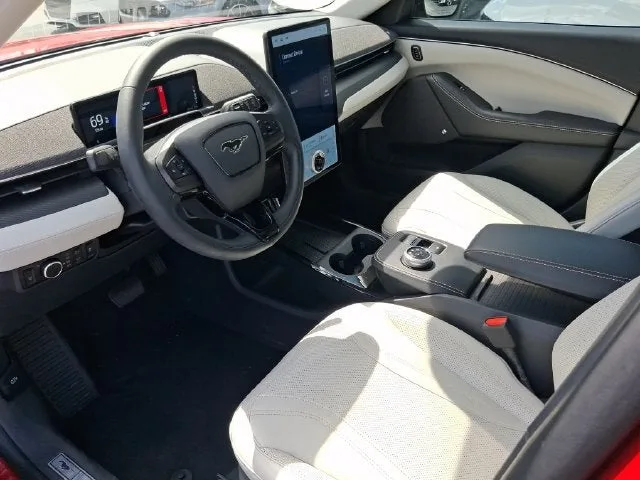 2023 Ford Mustang Mach-E Premium photo 11