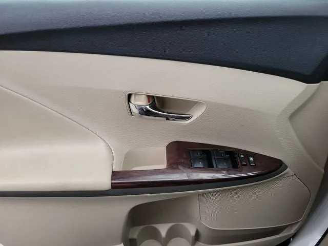 2014 Toyota Venza LE photo 5