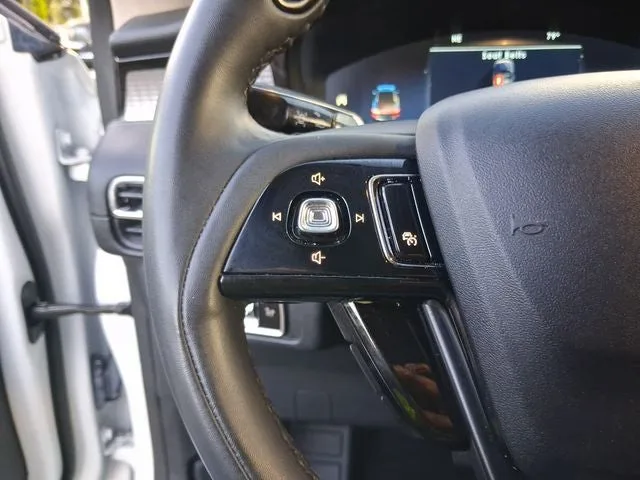 2023 Lincoln Corsair Standard photo 17