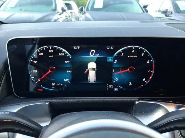 2020 Mercedes-Benz GLB GLB 250 photo 16