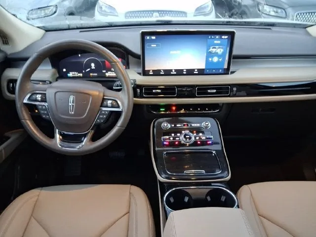 2023 Lincoln Nautilus Standard photo 7