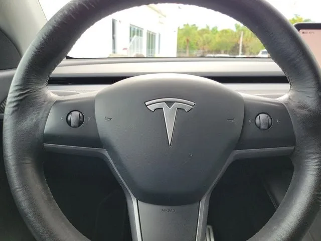 2022 Tesla Model Y Performance photo 24