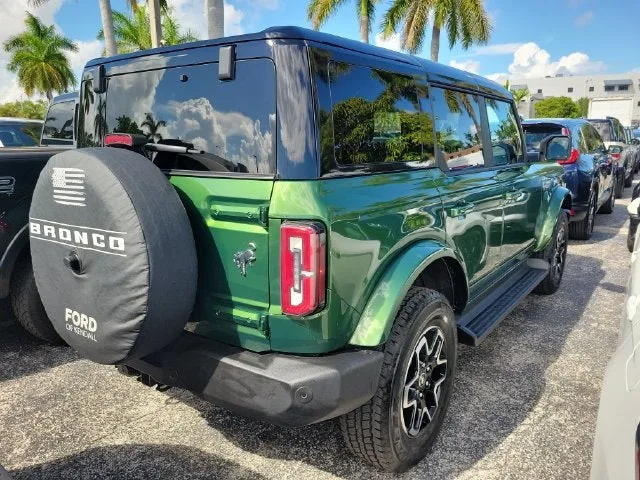 2025 Ford Bronco Outer Banks photo 3