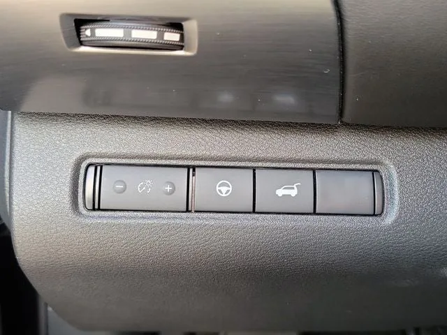 2025 Nissan Pathfinder Rock Creek photo 15
