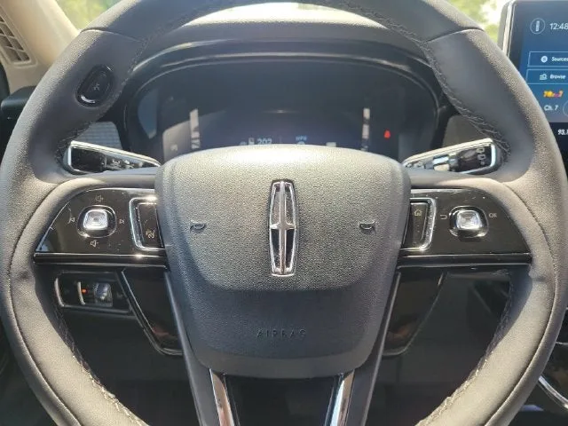 2025 Lincoln Corsair Premiere photo 21