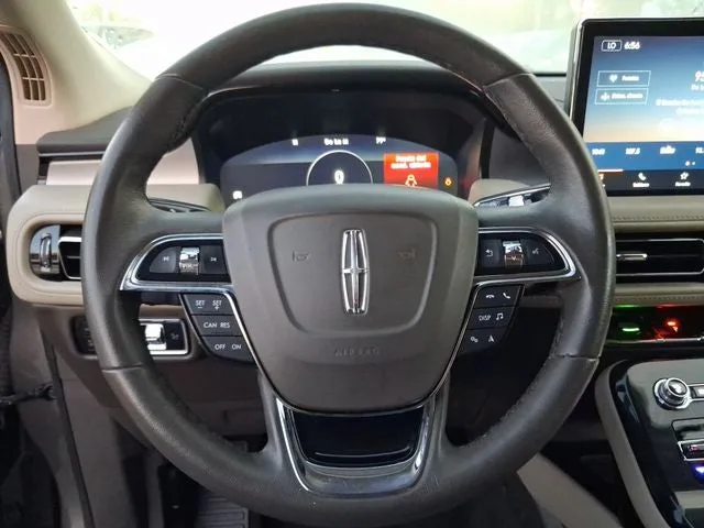 2023 Lincoln Nautilus Standard photo 15
