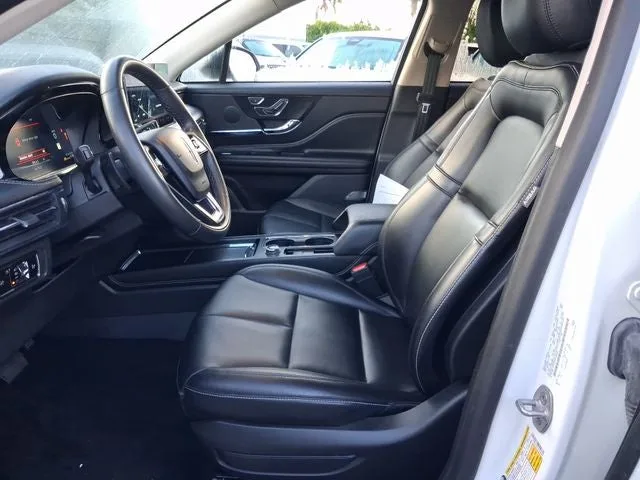 2023 Lincoln Corsair Standard photo 12