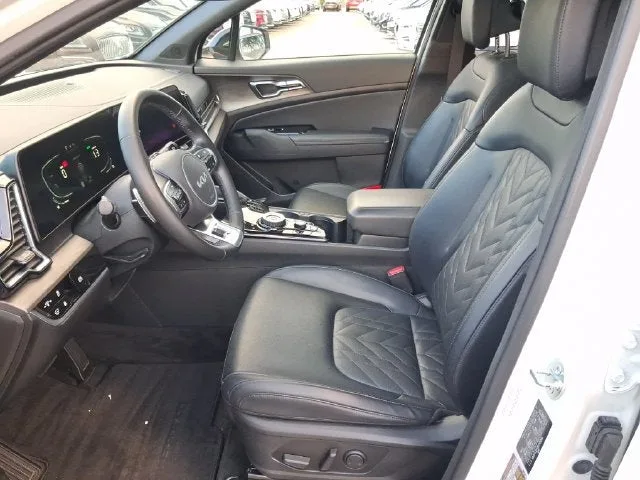 2024 Kia Sportage Plug-In Hybrid X-Line photo 11