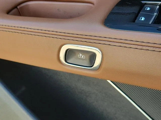 2023 Lincoln Aviator Reserve Premium photo 16