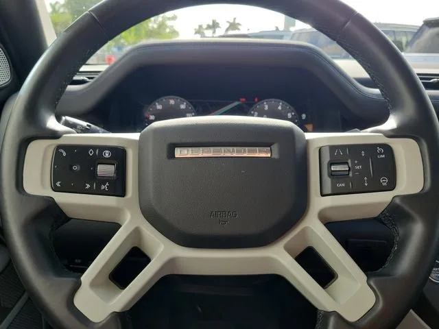 2024 Land Rover Defender 130 S photo 24