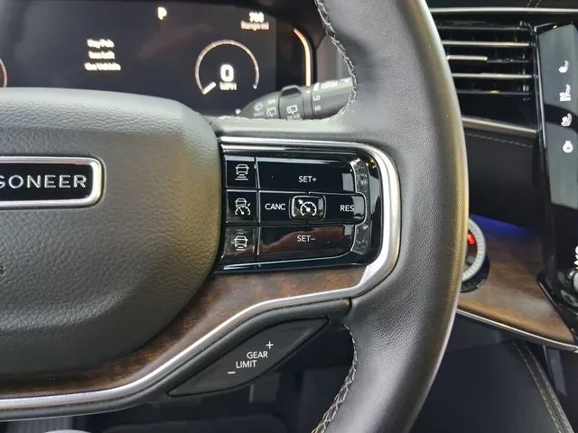 2022 Jeep Grand Wagoneer Series I photo 18