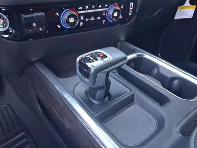 2025 Chevrolet Silverado 1500 RST photo 18
