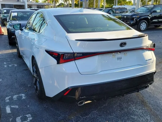 2024 Lexus IS 350 F SPORT Design photo 3