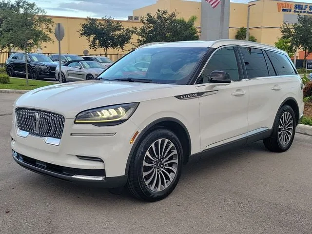 2023 Lincoln Aviator Reserve Premium photo 3