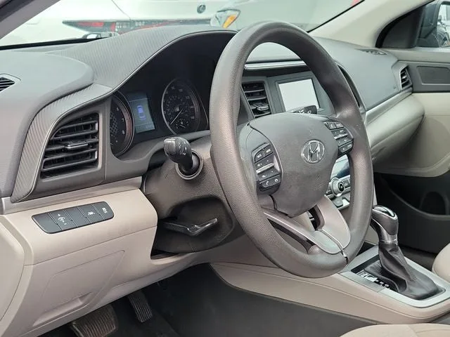 2020 Hyundai Elantra SE photo 8