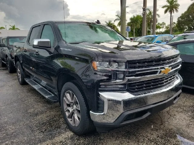 2021 Chevrolet Silverado 1500 LT photo 2