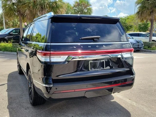 2023 Lincoln Navigator Reserve photo 4