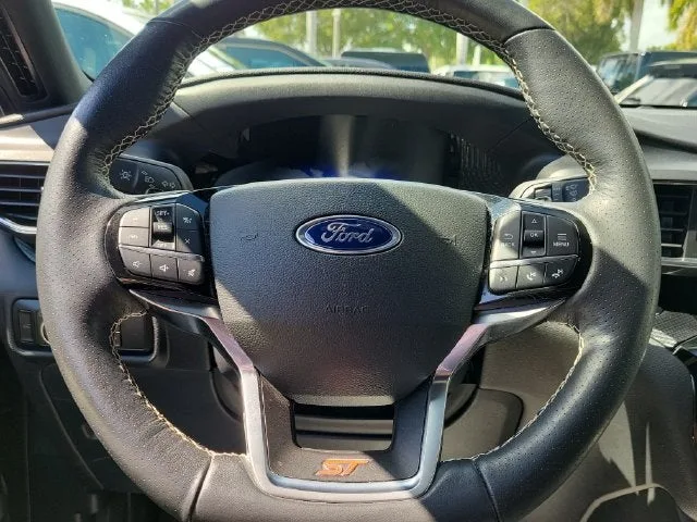 2023 Ford Explorer ST photo 19