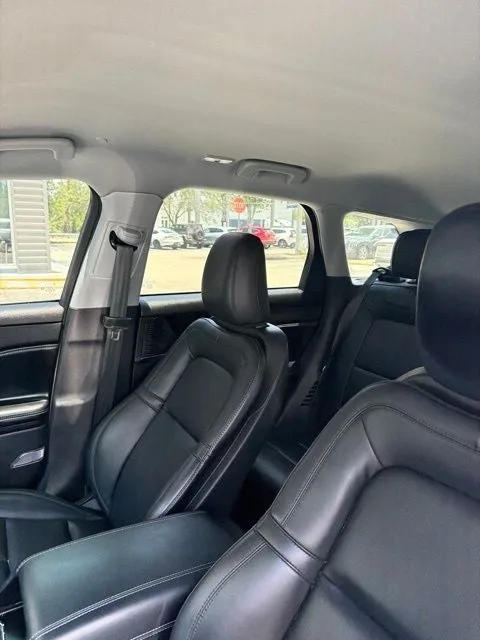 2022 Lincoln Corsair Standard photo 2