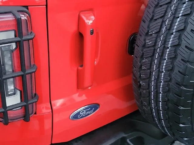2023 Ford Bronco Outer Banks photo 7