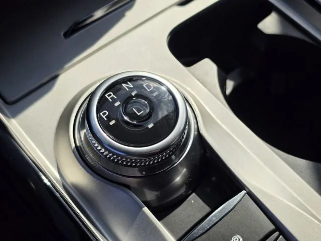 2023 Ford Explorer ST-Line photo 20