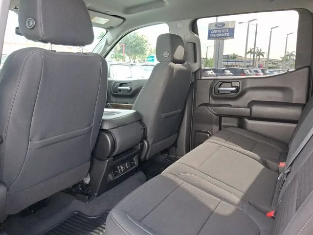 2021 Chevrolet Silverado 1500 LT photo 5