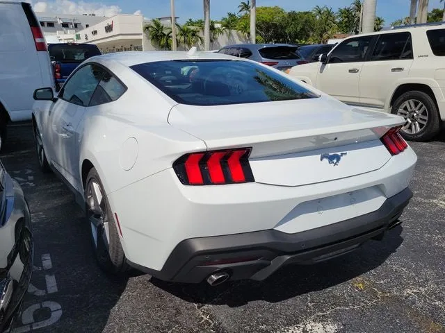 2024 Ford Mustang EcoBoost photo 4