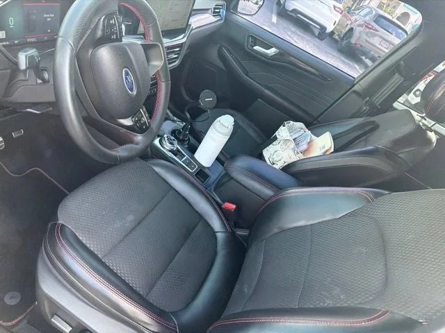 2023 Ford Escape ST-Line photo 10