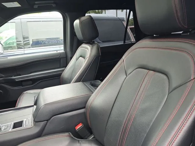 2022 Ford Expedition Limited photo 22