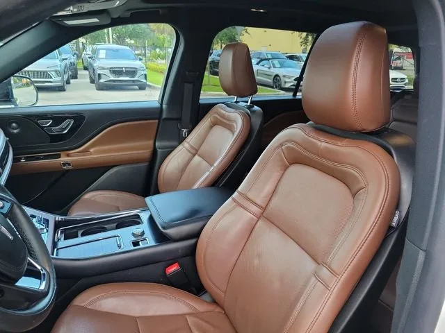 2023 Lincoln Aviator Reserve Premium photo 11