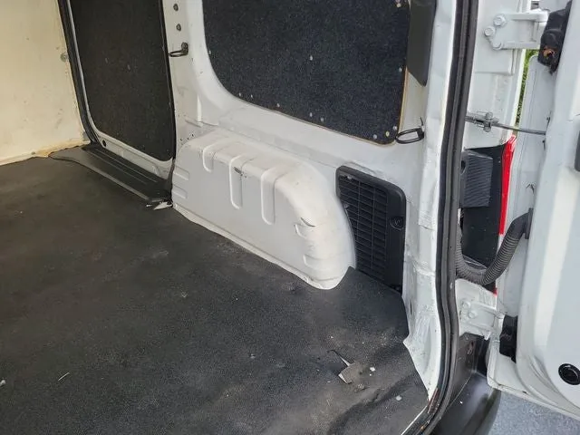 2021 Nissan NV200 S photo 10