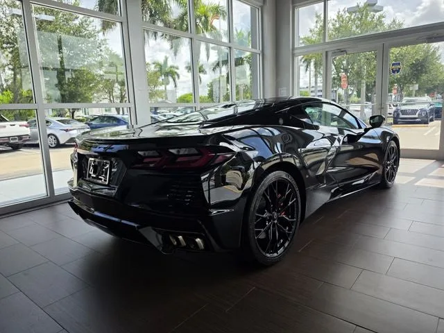 2025 Chevrolet Corvette Stingray 2LT photo 3