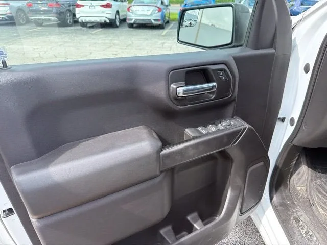 2023 Chevrolet Silverado 1500 Custom photo 10