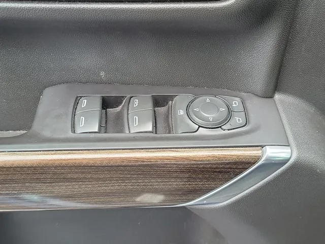 2020 Chevrolet Silverado 1500 LT photo 16