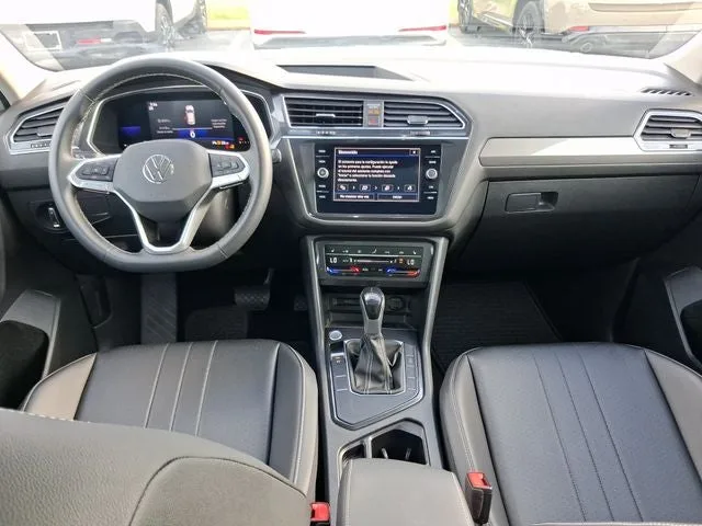 2022 Volkswagen Tiguan 2.0T SE photo 7