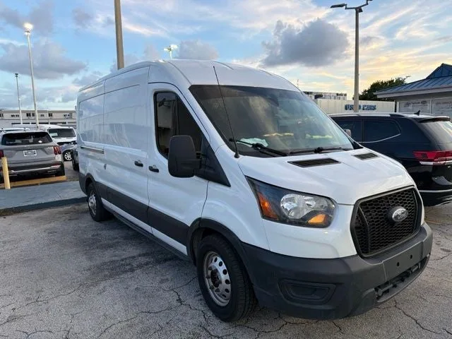 2023 Ford Transit-250 Base photo 4