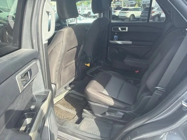 2023 Ford Explorer XLT photo 9