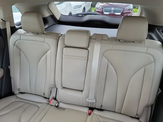 2023 Lincoln Nautilus Standard photo 12