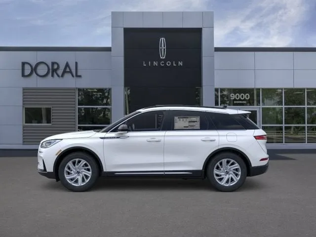2026 Lincoln Corsair Premiere photo 3