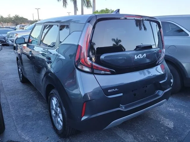 2023 Kia Soul LX photo 4