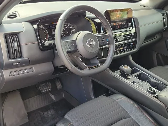 2025 Nissan Pathfinder Rock Creek photo 10
