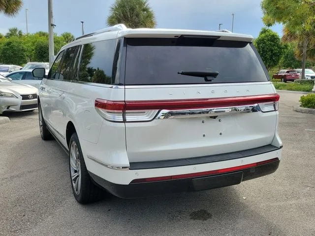 2022 Lincoln Navigator L Reserve photo 4