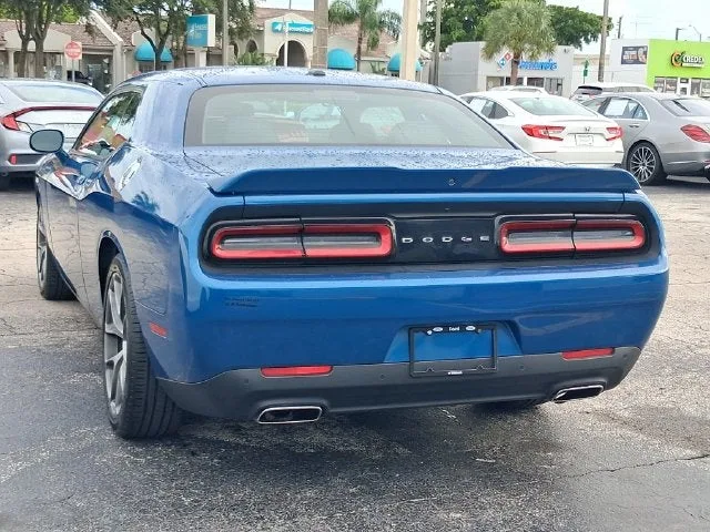 2022 Dodge Challenger GT photo 3