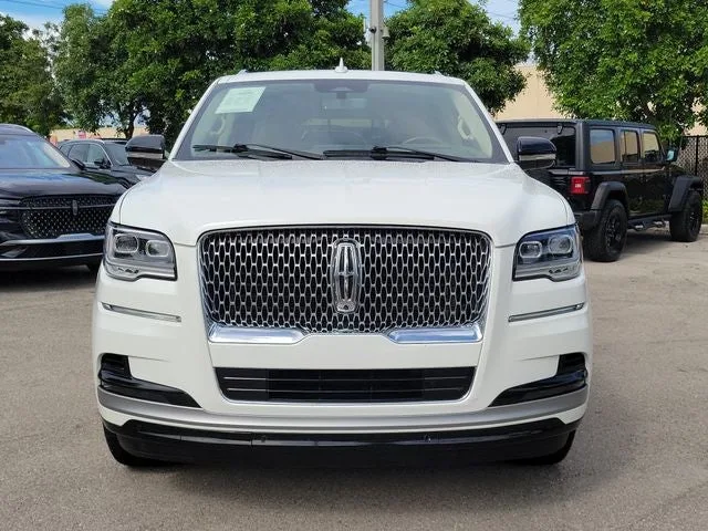 2022 Lincoln Navigator L Reserve photo 2