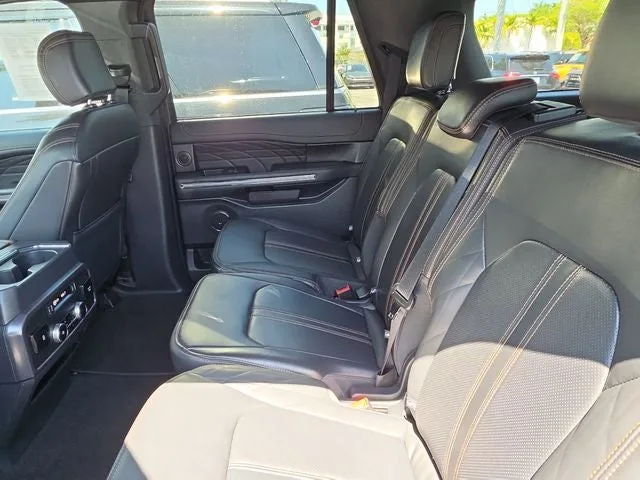2024 Ford Expedition Max Platinum photo 13